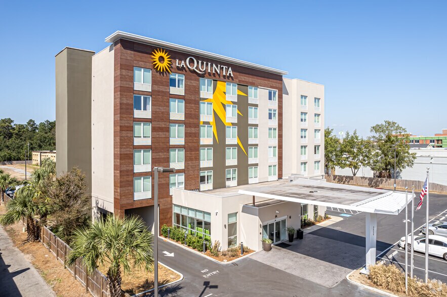 3650 Airport Blvd, Mobile, AL for sale - Primary Photo - Image 1 of 1