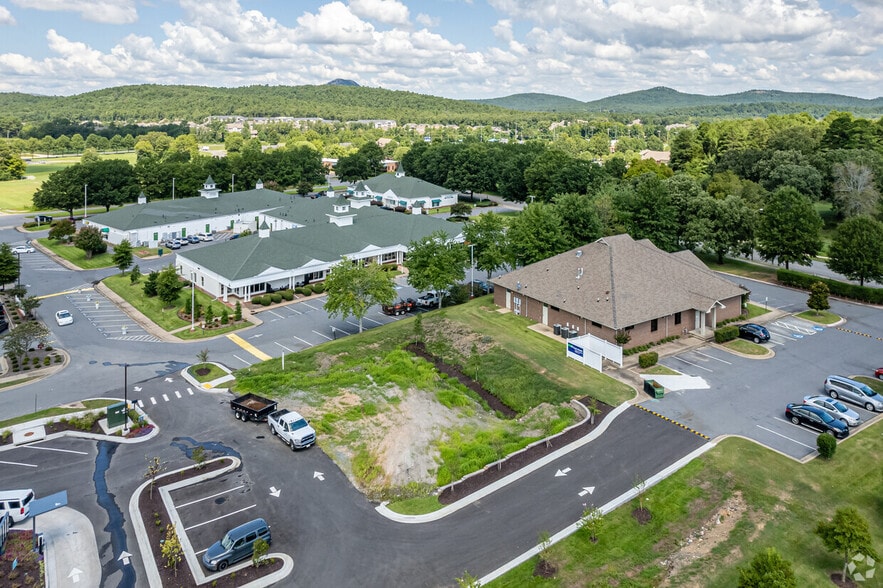 Cantrell Rd, Little Rock, AR for lease - Building Photo - Image 1 of 4