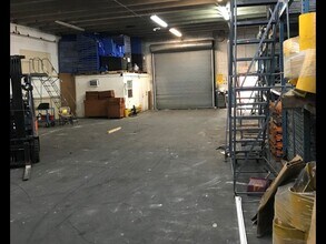 7075 NW 74th St, Medley, FL for lease Interior Photo- Image 1 of 3