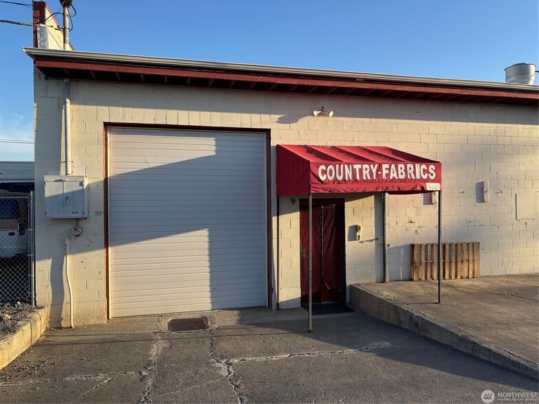 717 W Broadway Avenue Moses Lake portfolio of 2 properties for sale on LoopNet.com - Building Photo - Image 3 of 3