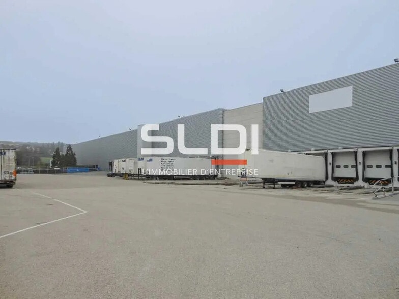 Industrial in Vaulx-Milieu for lease - Building Photo - Image 1 of 5