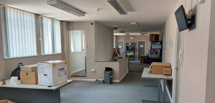 1 Bridge Clos, Romford for lease Interior Photo- Image 2 of 2