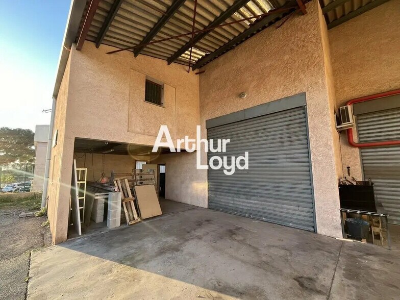 Flex in Saint-Raphaël for lease - Building Photo - Image 3 of 5