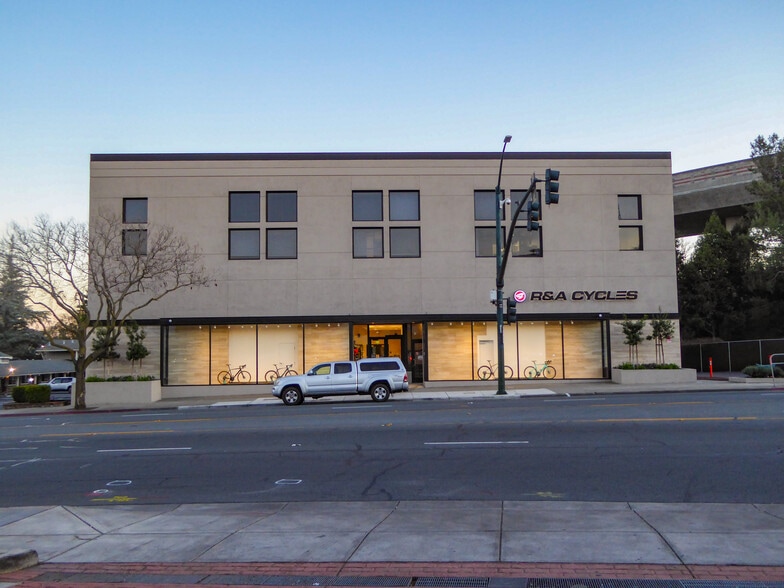 2099 Mount Diablo Blvd, Walnut Creek, CA for lease - Building Photo - Image 2 of 19