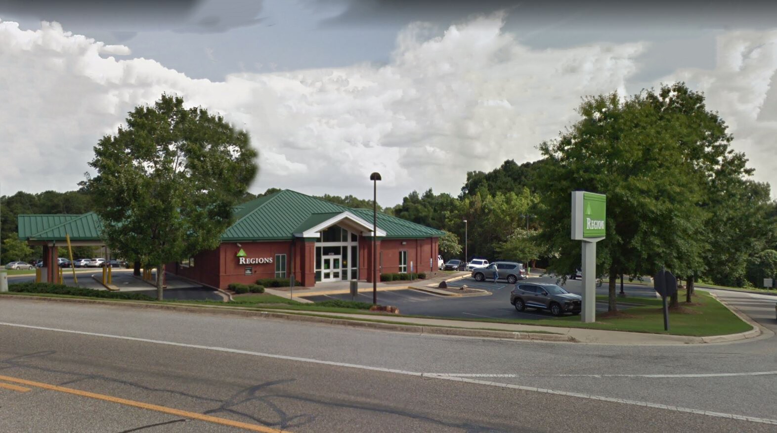 2154 Moores Mill Rd, Auburn, AL 36830