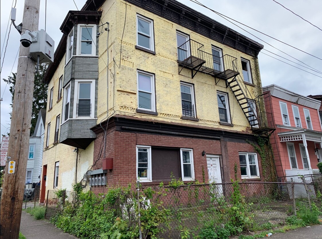 73 Courtney Ave, Newburgh, NY for sale Primary Photo- Image 1 of 1