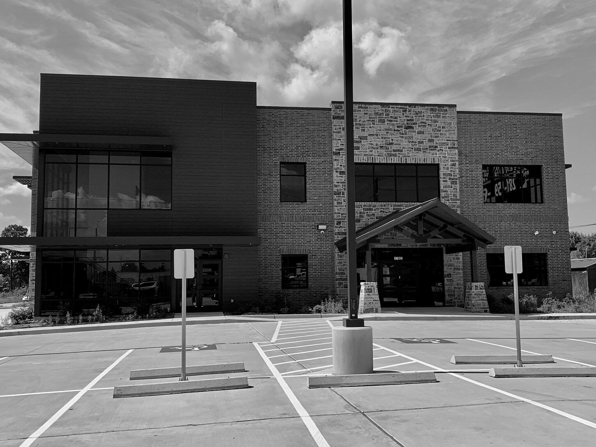 17002 Glen Eagle Dr S, Conroe, TX for sale Building Photo- Image 1 of 1