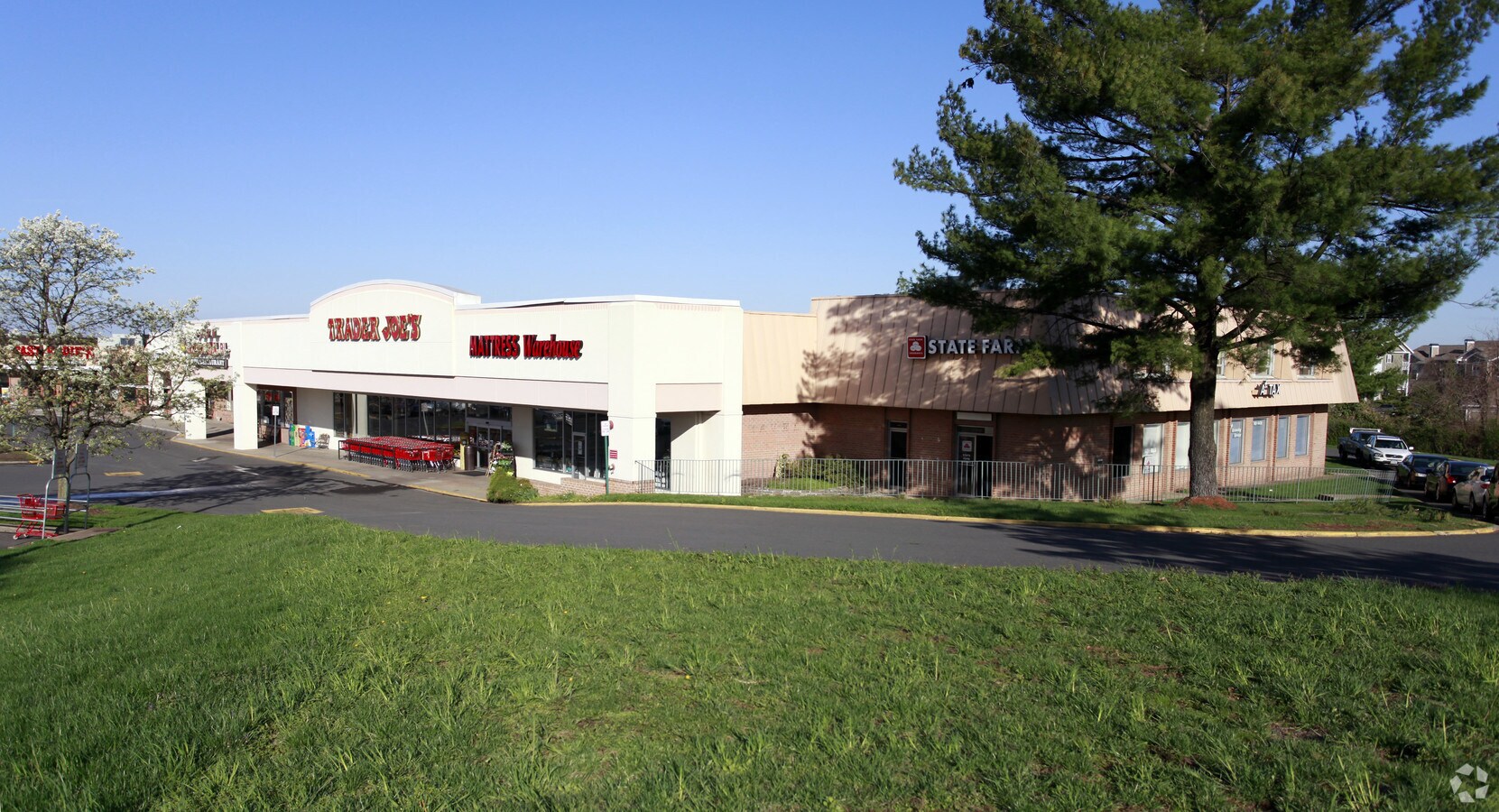 14100 Lee Hwy, Centreville, VA 20120 Newgate Shopping Center