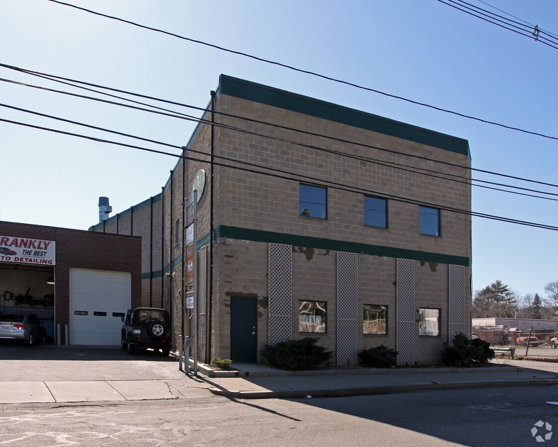 64 Crafts St, Newton, MA 02458