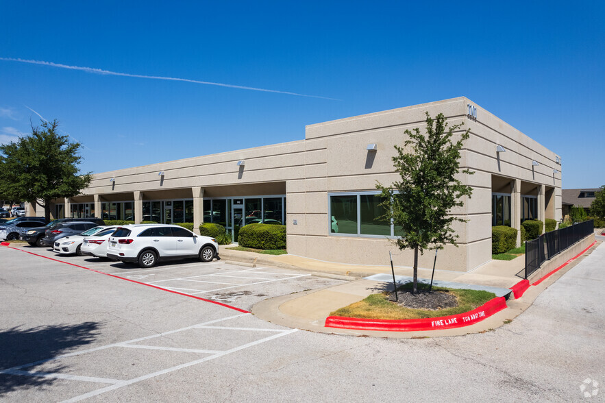 1101 Arrow Point Dr, Cedar Park, TX for lease - Building Photo - Image 3 of 20