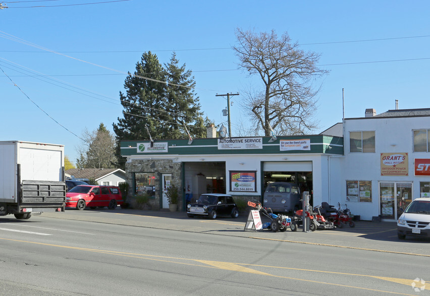 7865 East Saanich Rd, Central Saanich, BC for sale - Primary Photo - Image 1 of 4