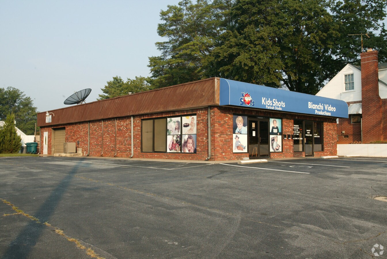 1904 Laurens Rd, Greenville, SC 29607