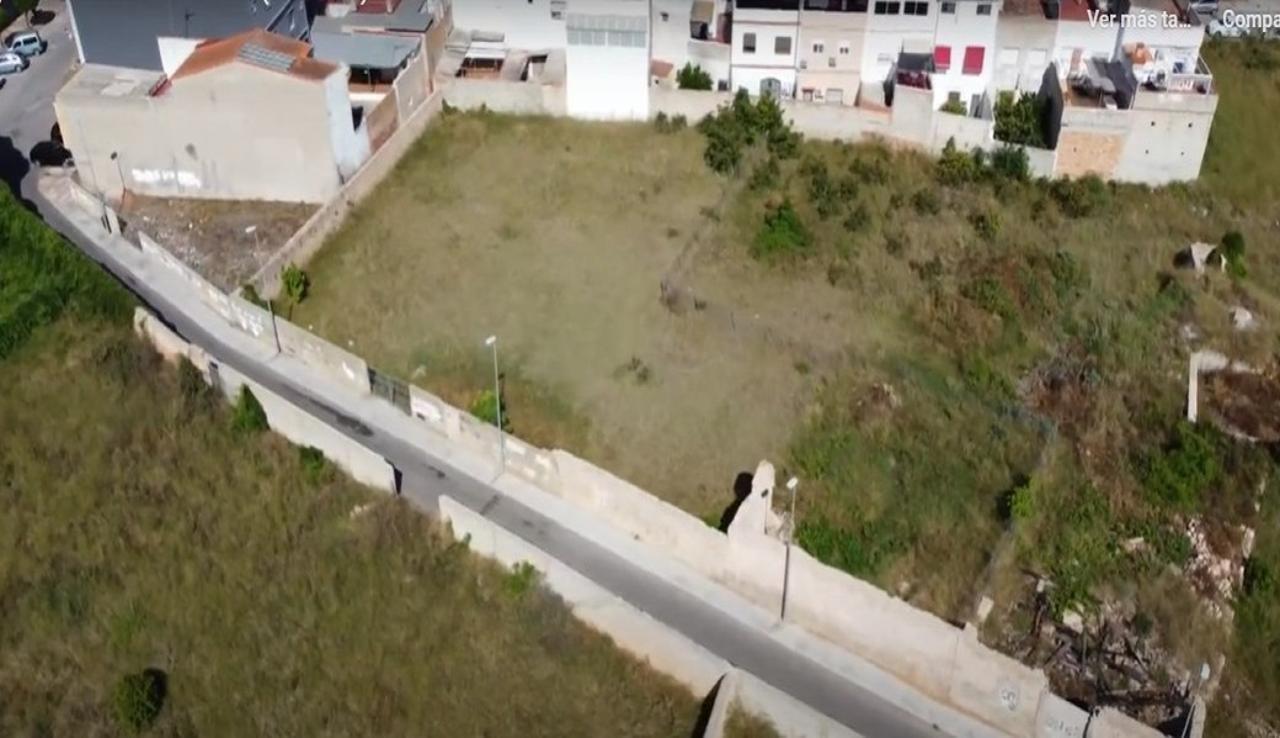 Land in Carcaixent for sale Building Photo- Image 1 of 7