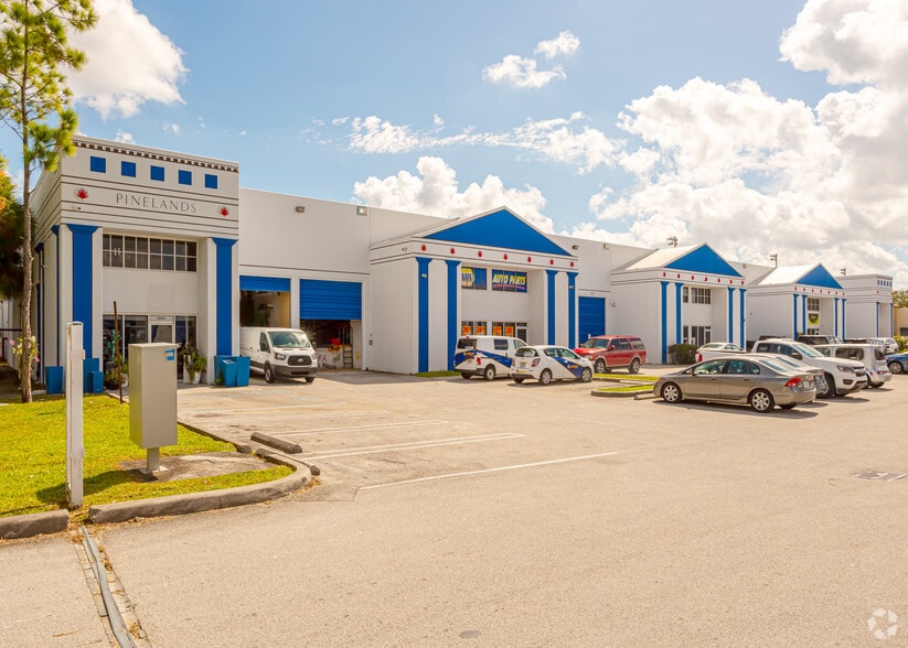 13450-13464 SW 131st St, Miami, FL for lease - Building Photo - Image 1 of 4