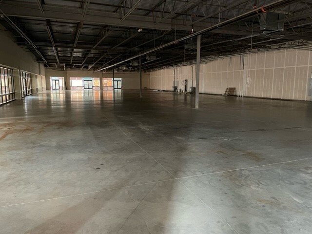 500 N IH 69, Robstown, TX for lease Interior Photo- Image 1 of 1