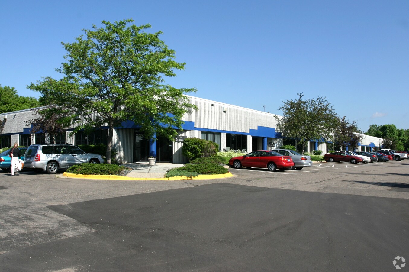 2401 Pilot Knob Rd, Mendota Heights, MN 55120