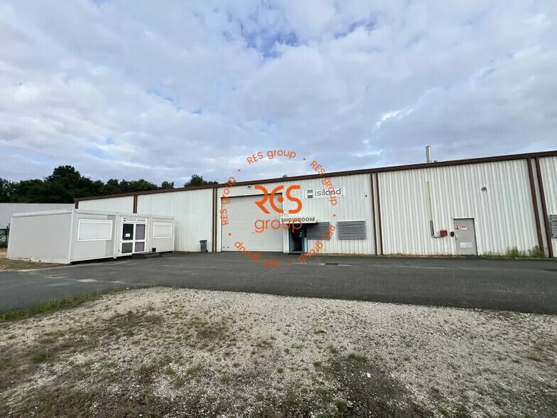 Flex in Eysines for lease - Building Photo - Image 2 of 10