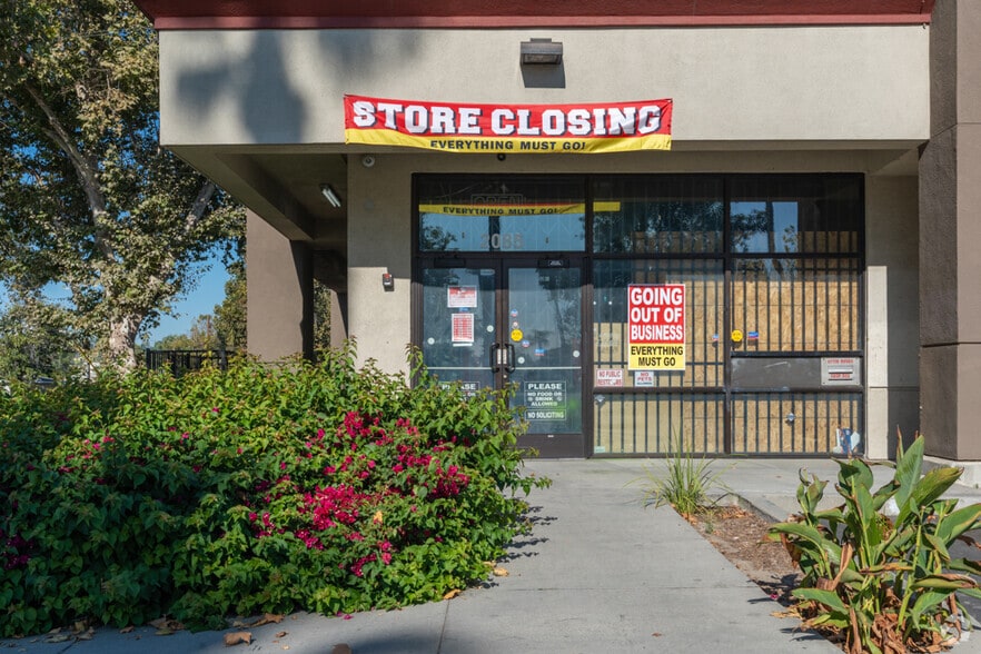 2061-2085 S Garey Ave, Pomona, CA for lease - Building Photo - Image 3 of 13