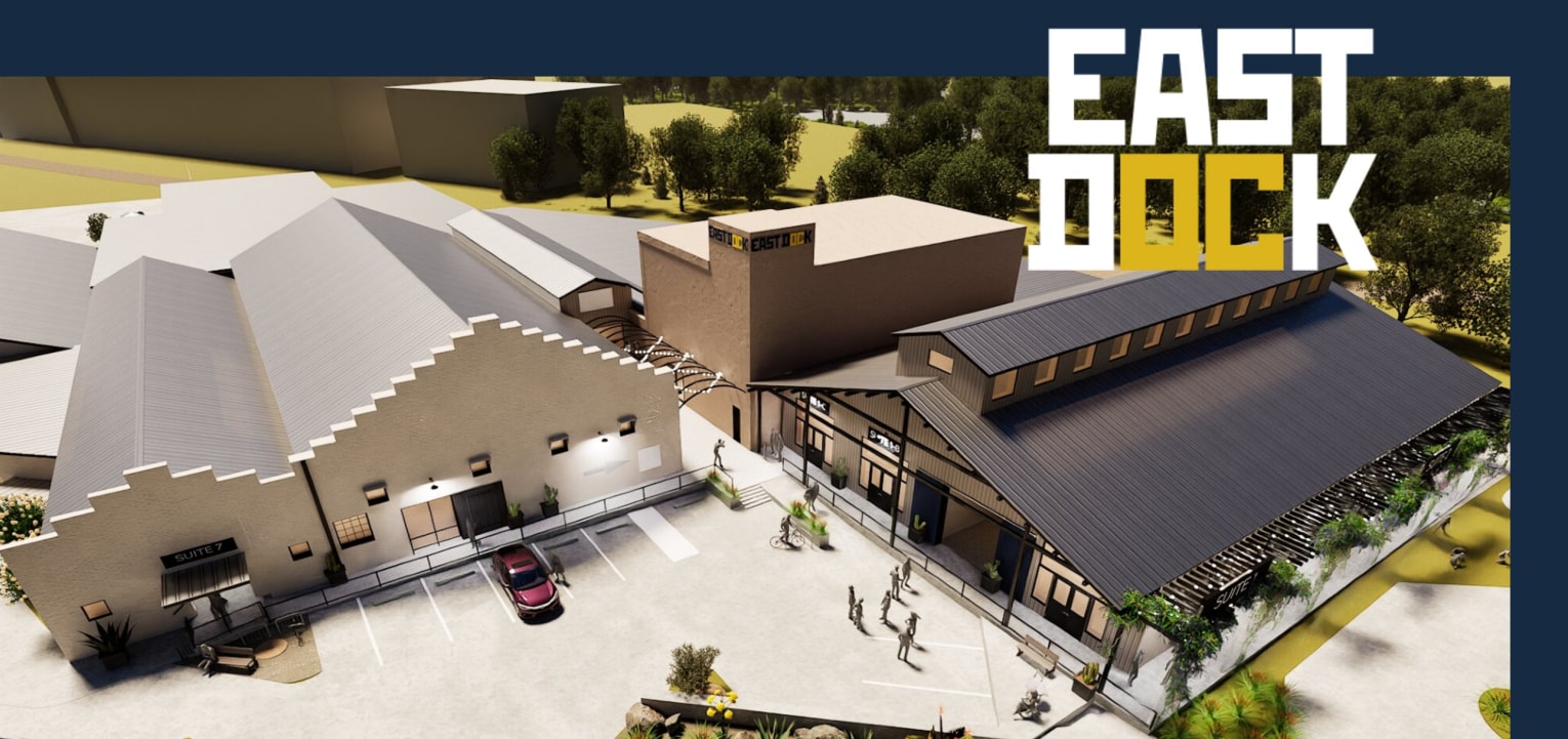 900 E Clarendon Dr, Dallas, TX for lease Building Photo- Image 1 of 2