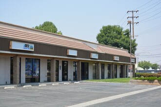 1045 N Main St, Riverside, CA for lease Building Photo- Image 2 of 7