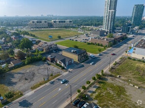181 Queen St E, Brampton, ON - AERIAL  map view