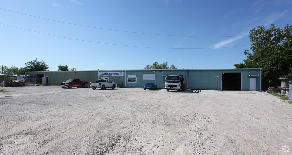 211 W Dennis Ave, Olathe, KS for sale - Primary Photo - Image 1 of 1