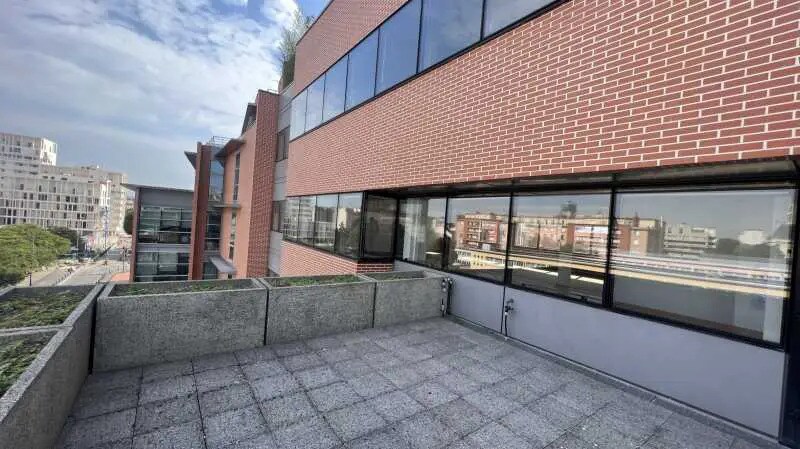Office in Ivry-sur-Seine for lease - Building Photo - Image 3 of 13