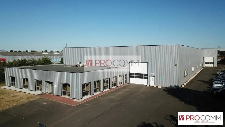 Flex in Fontenay-sur-Eure for sale - Building Photo - Image 1 of 12