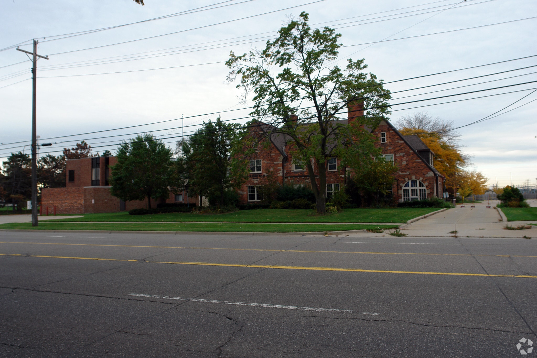 6902 Chicago Rd, Warren, MI for sale Primary Photo- Image 1 of 6