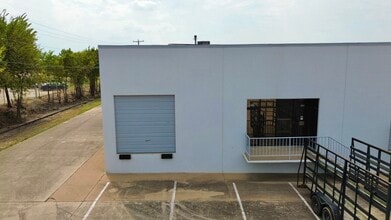 2901 Suffolk Dr, Fort Worth, TX for lease Building Photo- Image 1 of 2