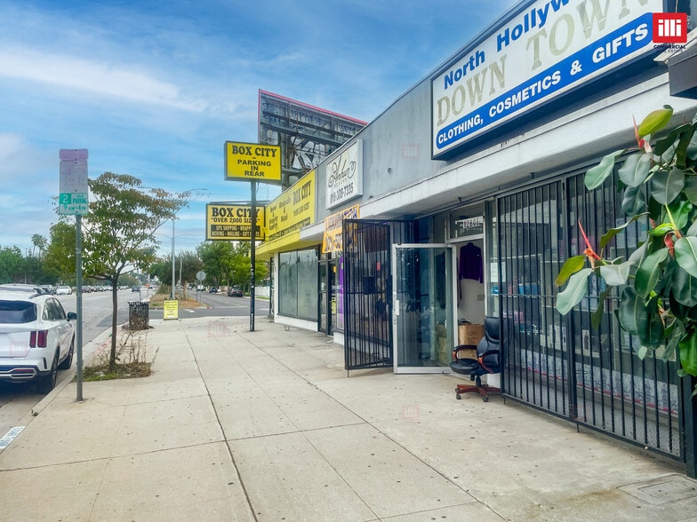12800-12806 Victory Blvd, North Hollywood, CA for lease - Building Photo - Image 3 of 5