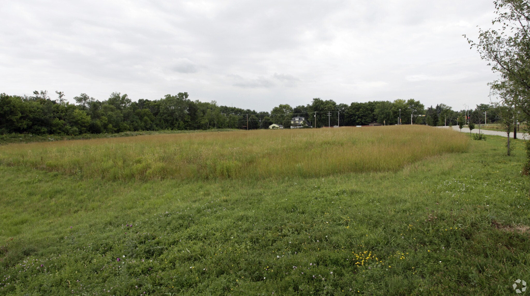 W156N5648 Pilgrim Rd, Menomonee Falls, WI for sale Primary Photo- Image 1 of 1