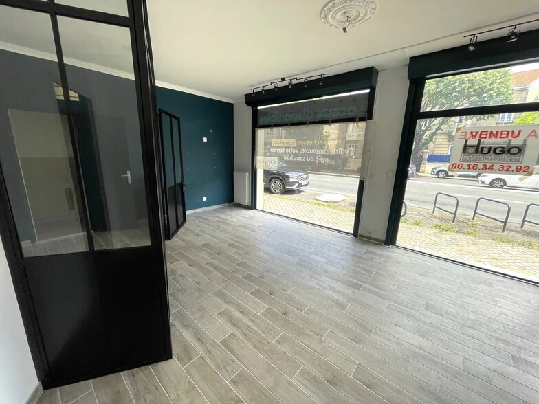 23 Boulevard George V, Bordeaux for sale - Interior Photo - Image 2 of 9