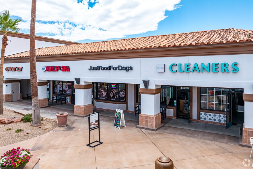 36101 Bob Hope Dr, Rancho Mirage, CA for lease - Building Photo - Image 3 of 17