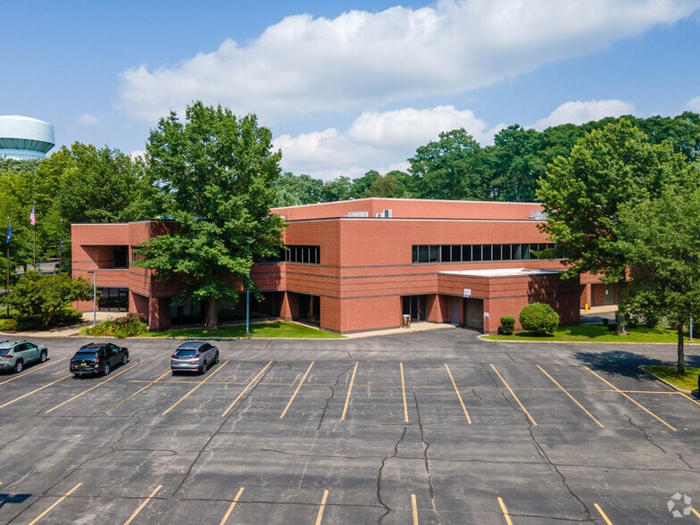 94 New Karner Rd, Albany, NY for lease - Primary Photo - Image 1 of 28