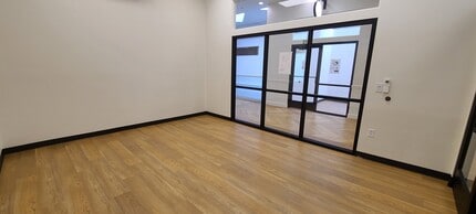 285 Liberty St, Salem, OR for lease Interior Photo- Image 2 of 4