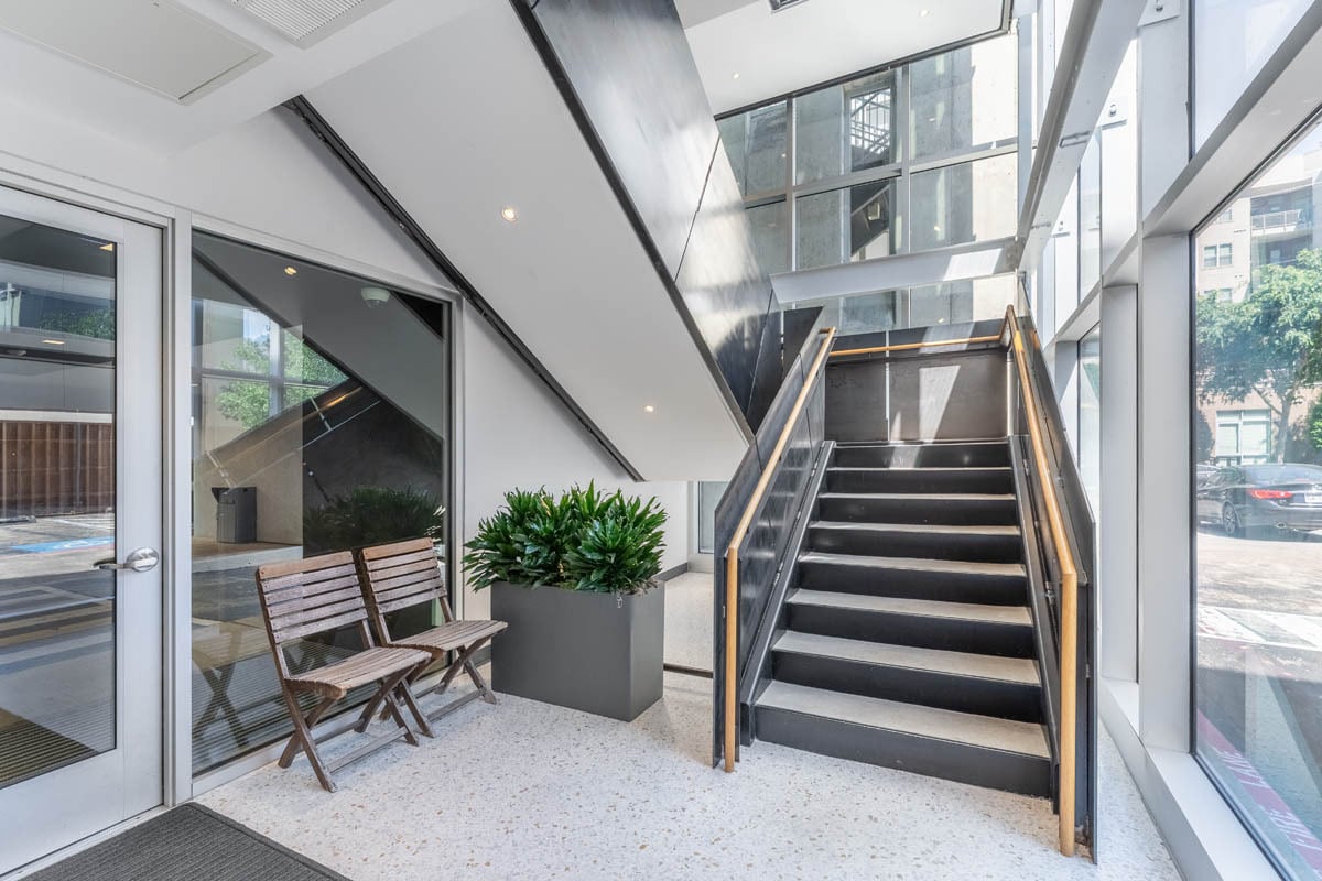 3400 Oak Grove Ave, Dallas, TX for lease Lobby- Image 1 of 2