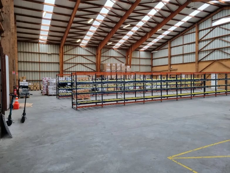 Industrial in Lisieux for sale - Interior Photo - Image 2 of 2