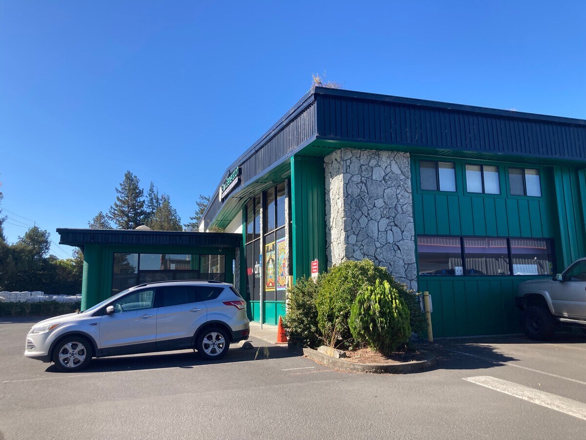 7611 Redwood Dr, Cotati, CA 94931