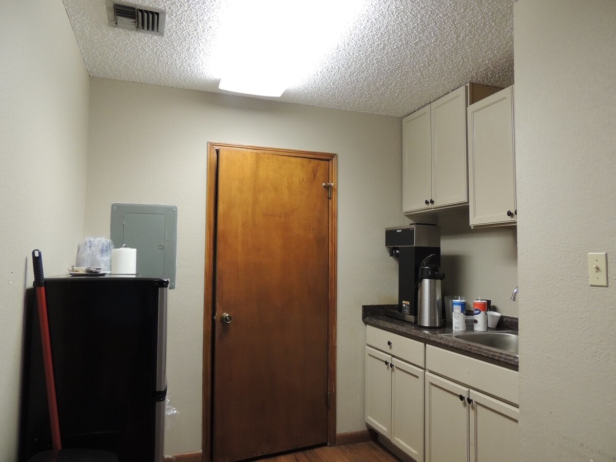 221 Southpark Rd, Lafayette, LA for sale Building Photo- Image 1 of 1