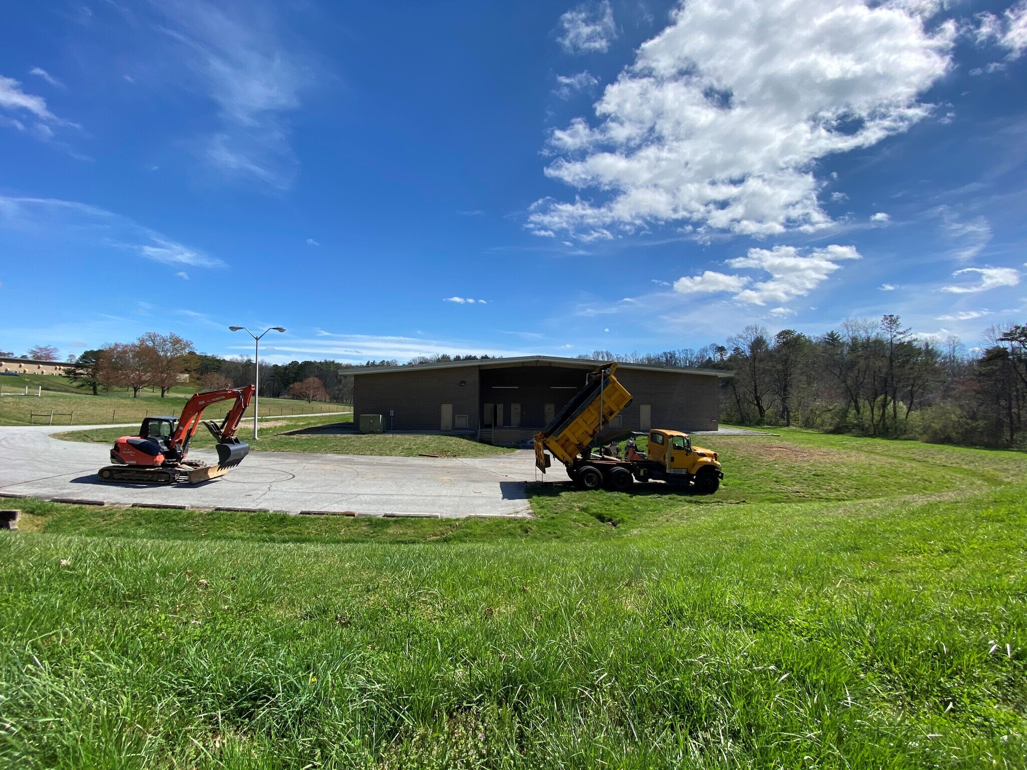 219 Commercial Hill Dr, Hendersonville, NC 28792