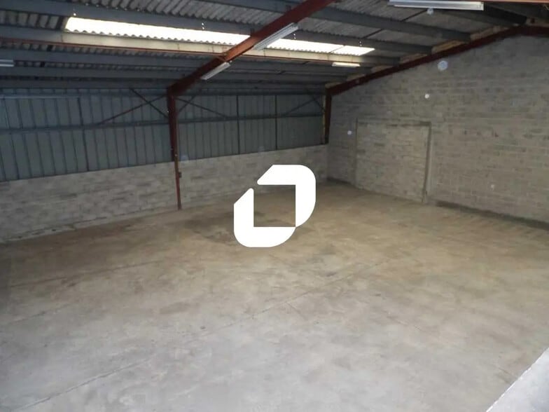 Flex in Épône for sale - Interior Photo - Image 2 of 4