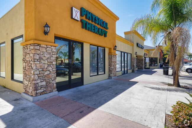 More details for 1815 E Valley Pky, Escondido, CA - Retail for Sale