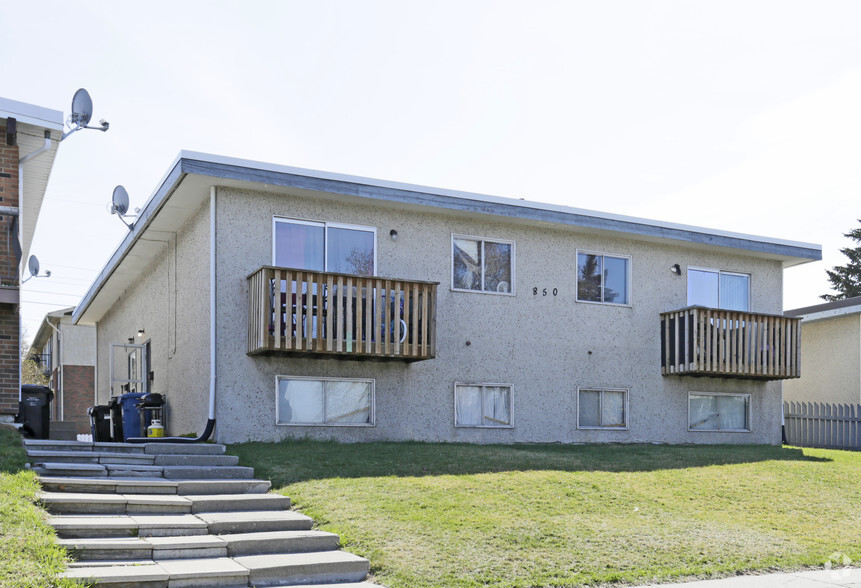 850 Mcneill Rd NE, Calgary, AB for sale - Primary Photo - Image 2 of 27