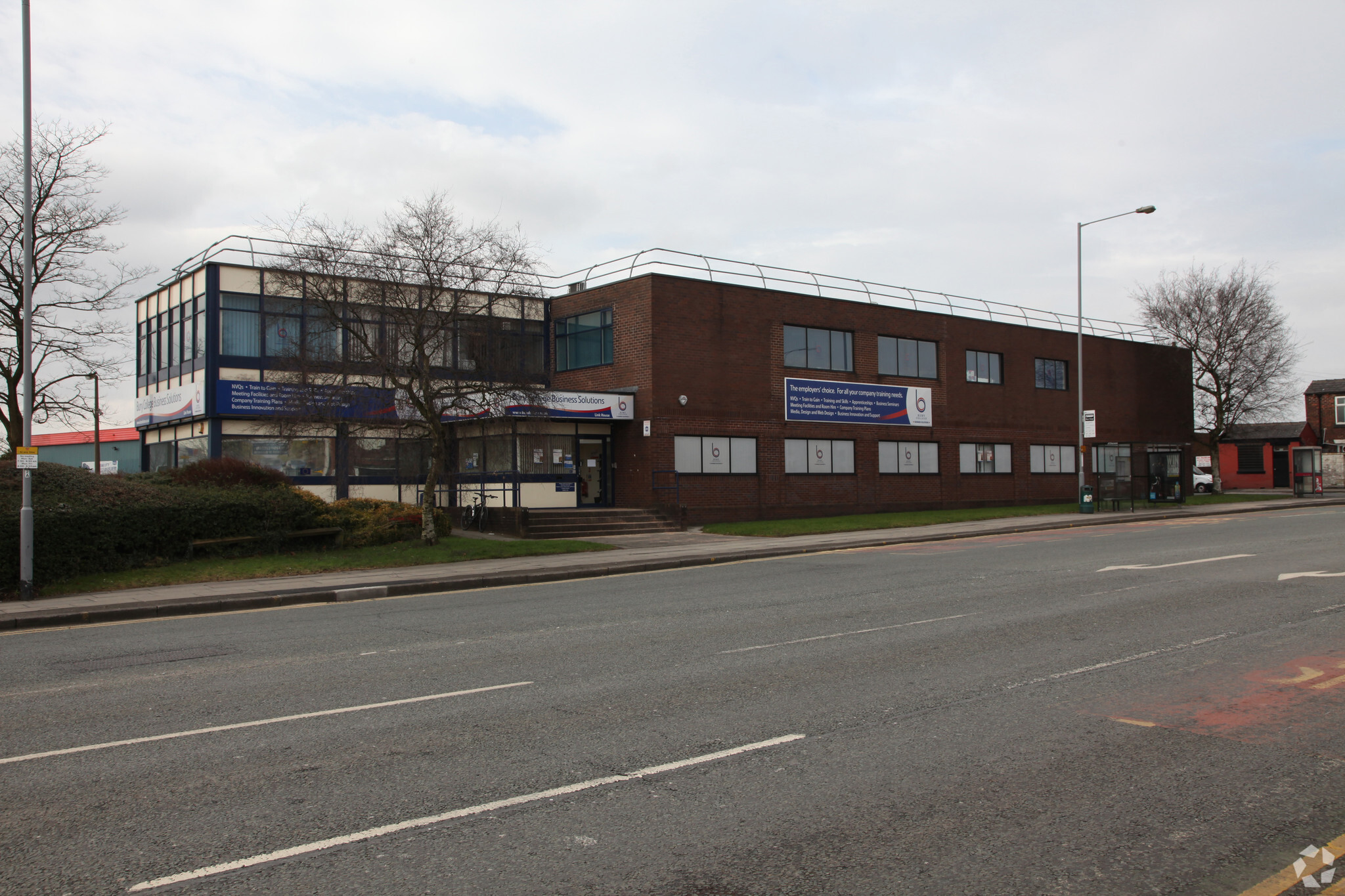 35 Walmersley Rd, Bury for sale Primary Photo- Image 1 of 1