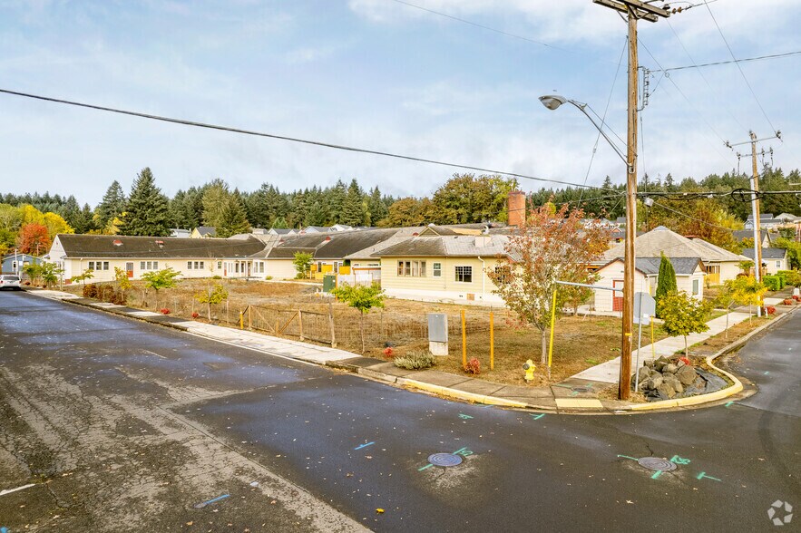 1340 Birch Ave, Cottage Grove, OR for sale - Primary Photo - Image 1 of 1
