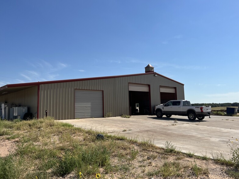 13616 N 2920 Rd, Dover, OK for sale - Building Photo - Image 1 of 29