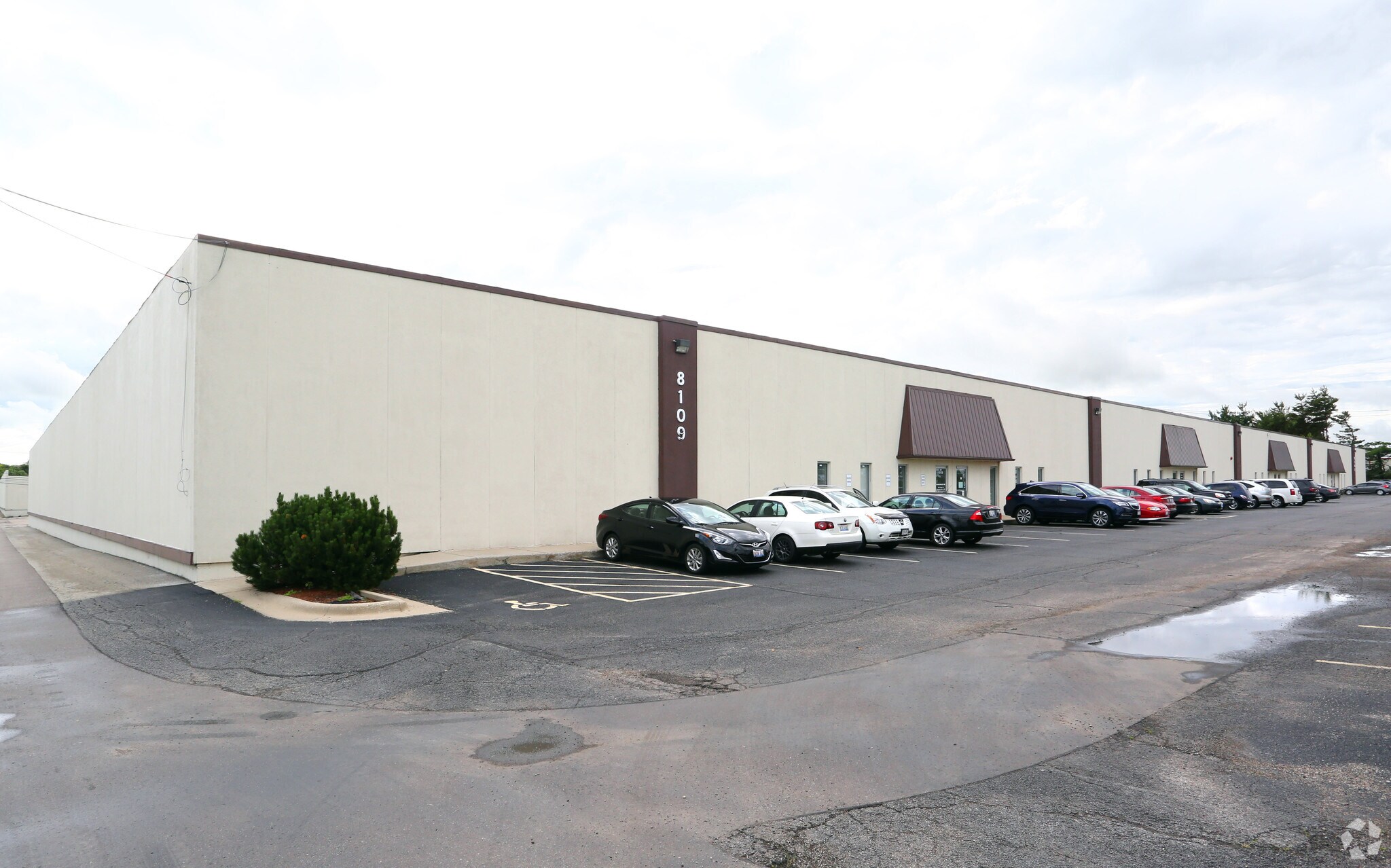 8101-8109 Burden Rd, Machesney Park, IL for sale Primary Photo- Image 1 of 1