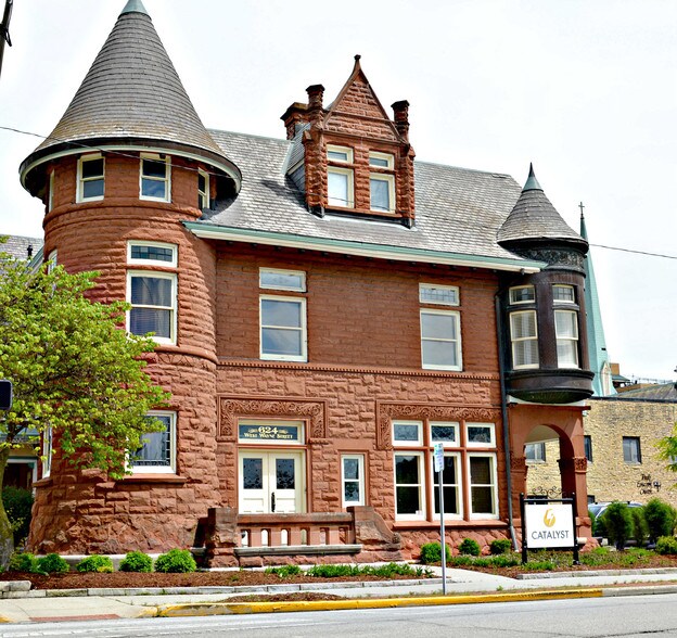 624 W Wayne St, Fort Wayne, IN for sale - Building Photo - Image 1 of 1