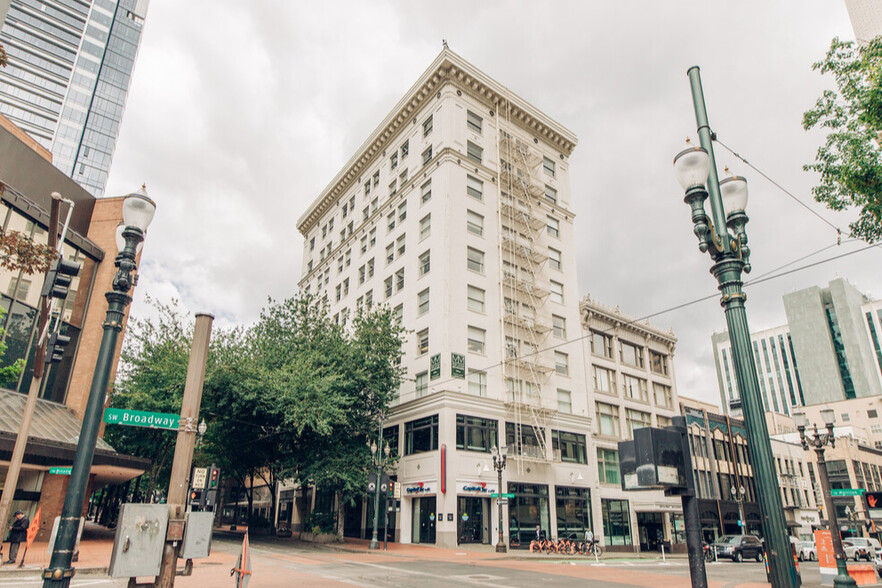 715-719 SW Morrison St, Portland, OR for lease - Building Photo - Image 1 of 10